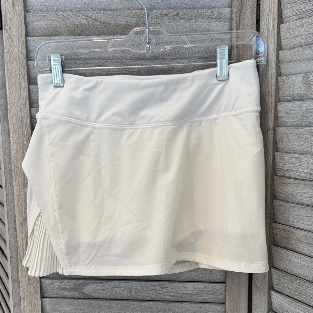 Lululemon play off the pleats skirt White Tennis Skirt size 4 pre owned